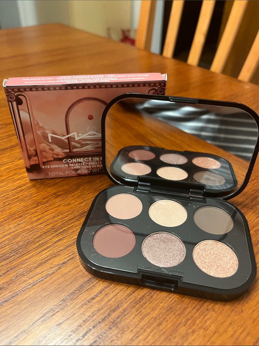 MAC Cosmetics Connect in Colour Eyeshadow Palette - Embedded in Burgundy